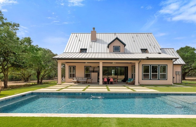 Round Top Ranchette Minutes From Henkel Square - Private Pool