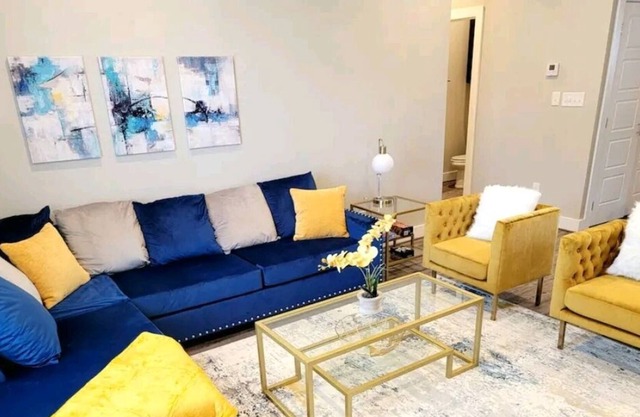 👑 Royal 3 Bedroom Home Med Center