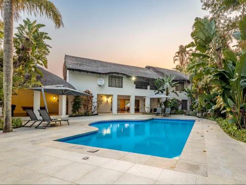 Royal Bakoena Hamiltonparks Country Lodge