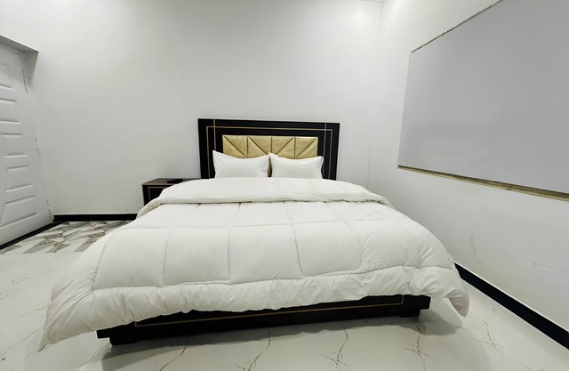 Royal Grand Guest House