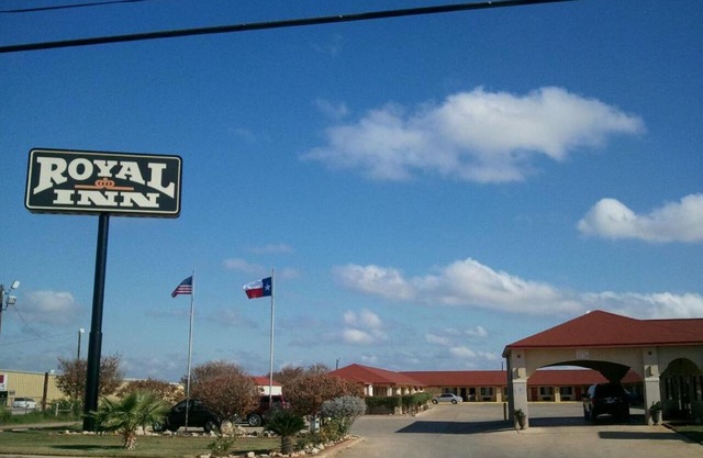 Royal Inn Pearsall
