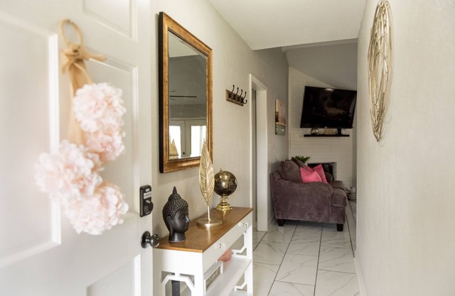 Royalty Luxe Stay💎3B/2R 🏠No Back Neighbors/Huge Beautiful Patio🌞Sleeps 8🛌
