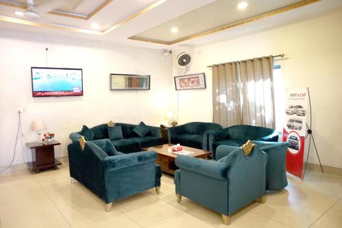Royalz Hotel