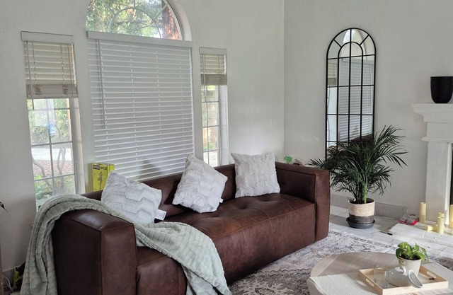 Rudraksha-Five Bed Home, NE Fresno,Sleeps 10,Shopping,Dining,Tourist Attractions