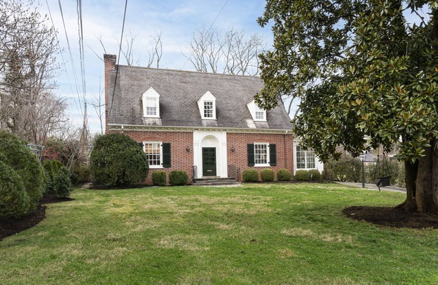 Rugby Retreat | 3 bd, 2.5 ba | Heart of UVA Grounds