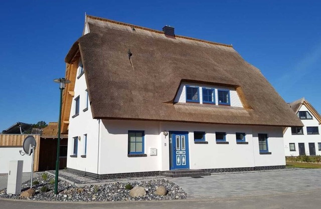 Rügen Flair meets Thatched Charme. Summer house feeling pure in the new thatched cottage