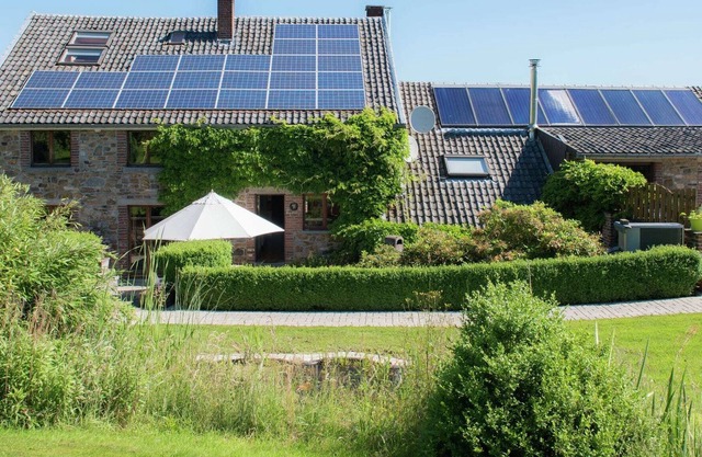 Ruim vakantiehuis in Theux met een zwembad