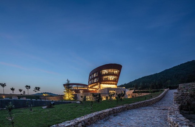 Runaway Cow Winery Retreat