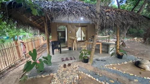 RURAL CLAY HOUSE Hiriketiya