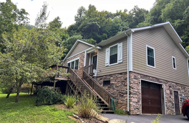 Rural Home with Private Walking Trails on 1400 Private nAcres