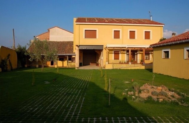 Rural house (full rental) El Portal del Cerrato for 12 people