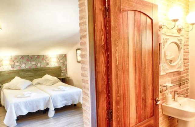 Rural House The Hollow Oak