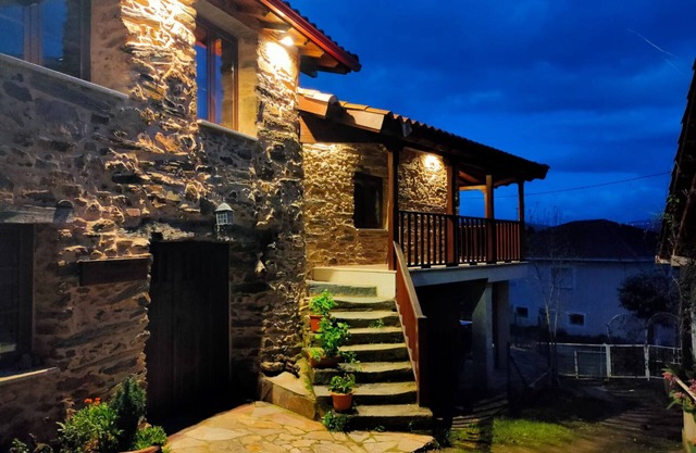 Rural house with barbecue in Doade, Galicia, YourHouse Casa Ruperto