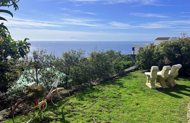 Rural house with sea view
