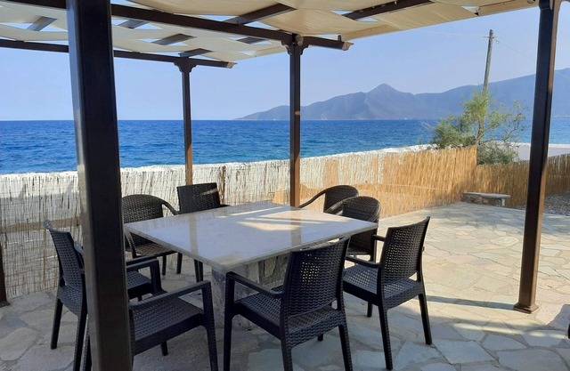 Rural idyll an directly at the sea: holiday house with wifi in Arcadia, Peloponn