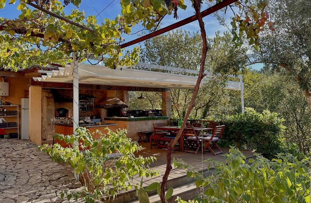 Rural Paradise on the River Zêzere w/rooms, bell tents, outdoor kitchen & pool