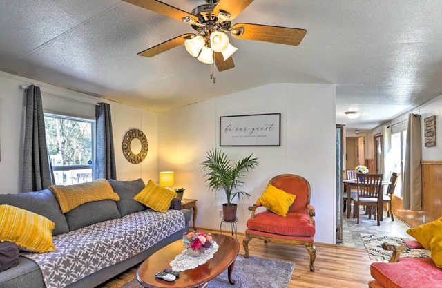 Rural Retreat w/ Deck: 25 Mi to Georgetown!