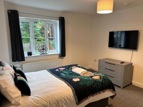 Rushden HUGE 6 Bed house with driveway