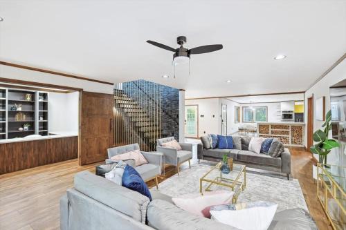 Russwood Acres Estate ft Gym Cinema Pool Table