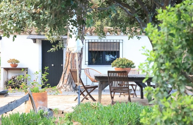 Rustic Guesthouse on large estate coast Barcelona with Welness and Seaview