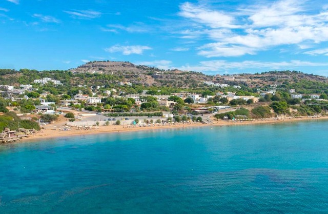 Rustic and Spacious Studio by the beach