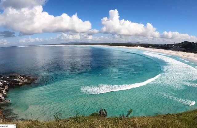 Rustic and wooded house in Figueira/Arraial do Cabo, between the sea and the lagoon