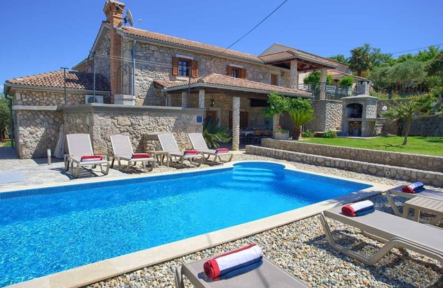 Rustic Apartment Magdalea With Swimming Pool And Seaview