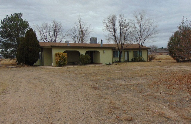 Rustic Ranch Style House 3 bed 2 bath on 2 Acres in Chino Valley