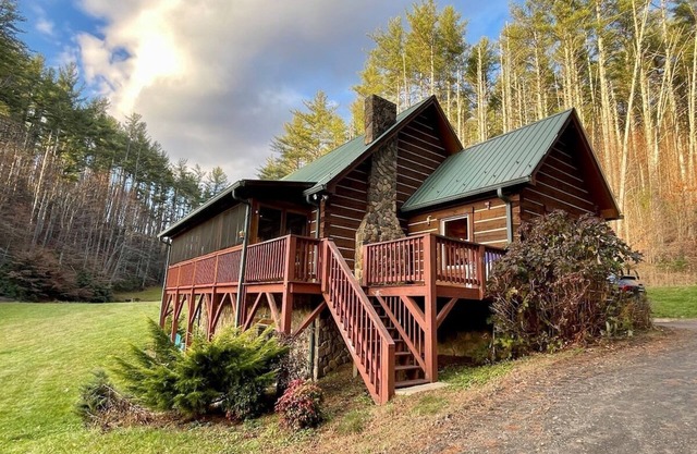 Rustic Retreat at Barn on the New - West Jefferson