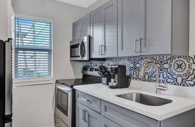 Rustic Retreats 5: Beachy 1BR in the heart of Fort Lauderdale