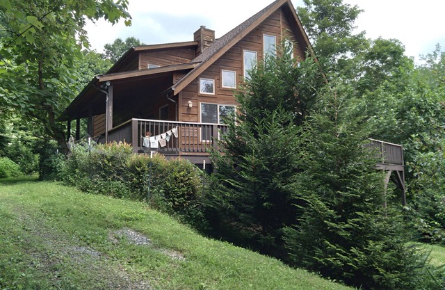 Rustic Serenity - Beautiful Mountain Home