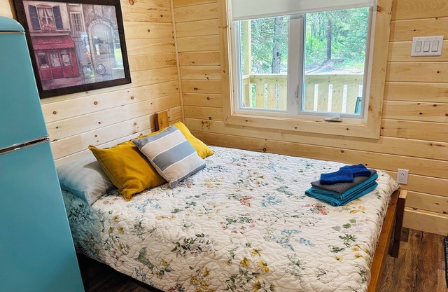Rustic Wave Cottages-Mini Chalet #9