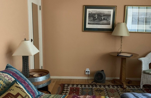 RustRidge Bed and Breakfast - Oaks + Vine Room