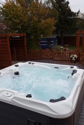 Ruth's Rest Country Retreat with private Hot Tub