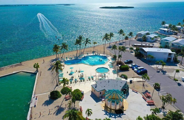 RV Lot 303 Venture Out, Pull-through Lot near the Ocean and Pool - Bring your golf cart!