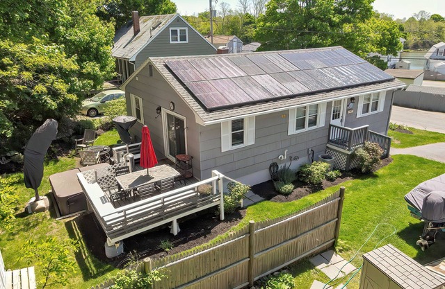 Ryal Side Hideaway: Beverly Charm