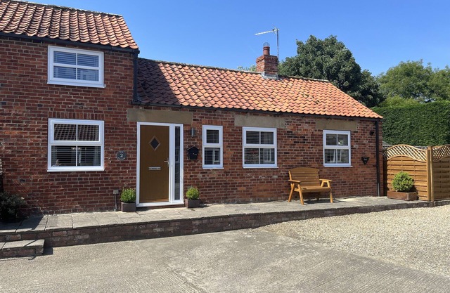RYE COTTAGE, family friendly, character holiday cottage in Pickering