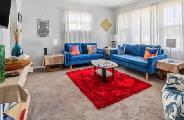 S Cleveland 2 bedroom 1 bath home near Maple Heights