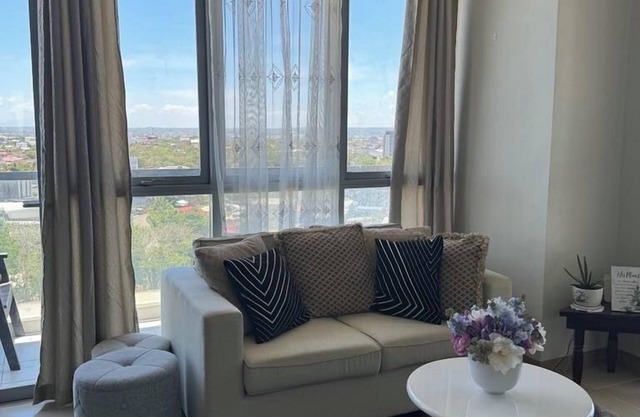 S & E condo with Panoramic view