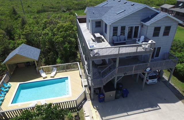 S. Nags Head Semi-Oceanfront: Large Pool, Cabana, Hot Tub, NEW Kitchen & Baths!
