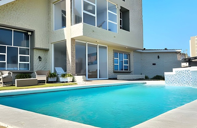 Sabanilla private beach house 4 blocks from the sea