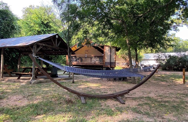 Safari Cabin B Summar