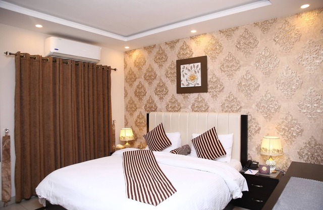 Safari Club 3 Bahria Town