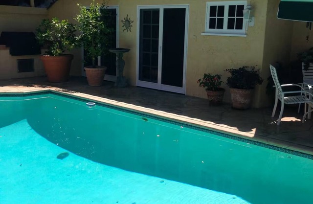 Safe & beautiful new studio in charming Sherman Oaks neighborhood