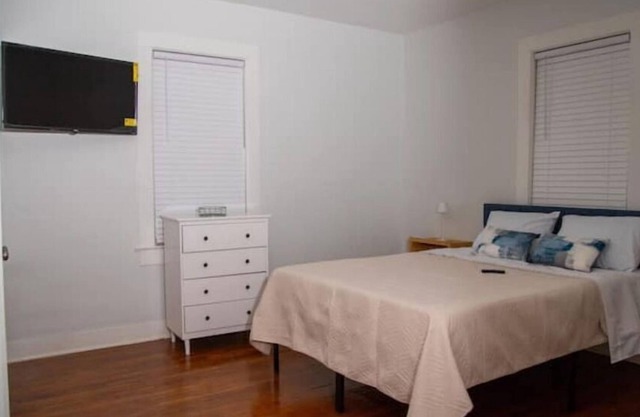 Safe, Clean, Comfort, and pet friendly near University of South Alabama!