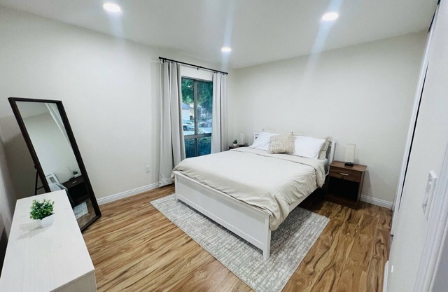 Safe Quiet 1BR/1BA Condo
