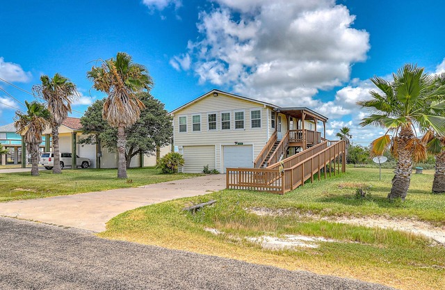 Sailfish Sunrise | House in Rockport with decks, a washer/dryer, & central AC
