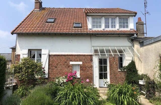 Saint Exupery, town house with garden