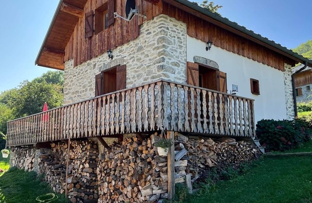 Saint Alban Des Villards: Chalet Ambiance Montagne