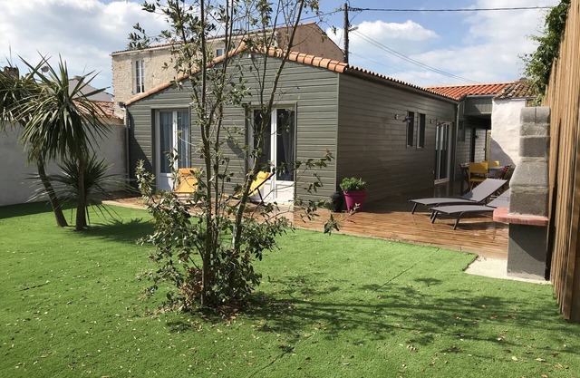 Saint Georges village house